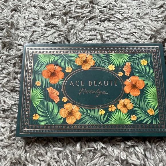 Ace Beautē Nostalgia eyeshadow palette, bright gun colors, shimmery & matte NEW* - Picture 2 of 4